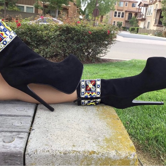 Top Show ankle boots with embroidery detail Size 5.5 - Picture 8 of 8